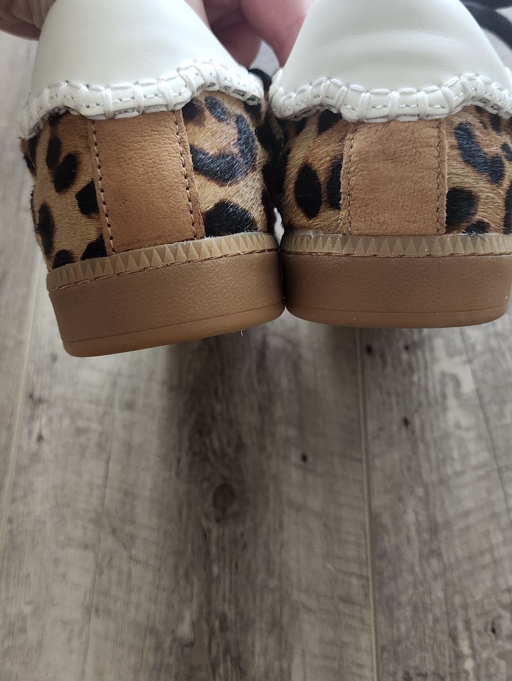 New! Dolce Vita Notice Stitch Leopard Print Sneakers - Picture 5 of 7